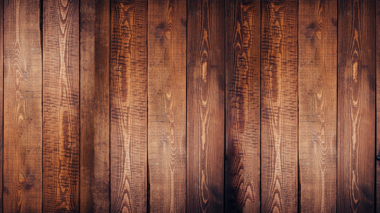 Wandpanelen met houttextuur in moderne woonkamer. Wandpanelen met houttextuur in moderne woonkamer.