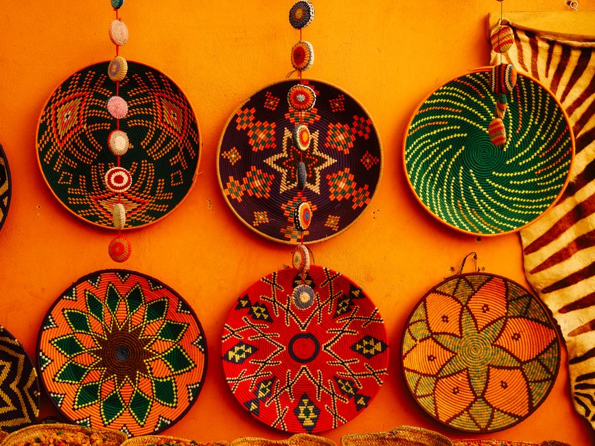 Creatieve muurdecoratie met oranje herfstkleuren. Creatieve muurdecoratie met oranje herfstkleuren.